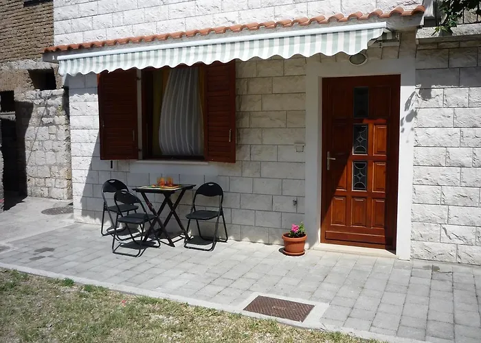 Klobuka * Kaštela